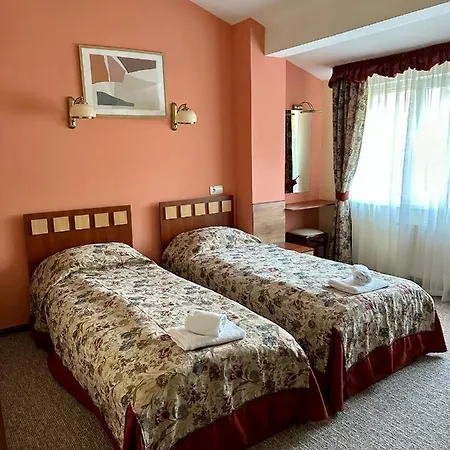 Leo Hotel 3*