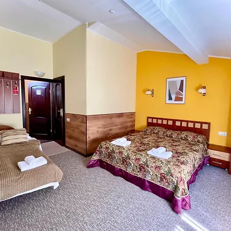 Leo Hotel 3*